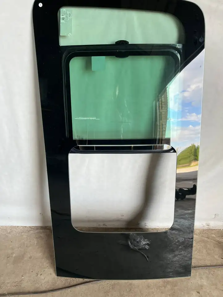 Ford Transit VII (2019 - ) BK31B25701A Боковое стекло в середине кузова — фото 1
