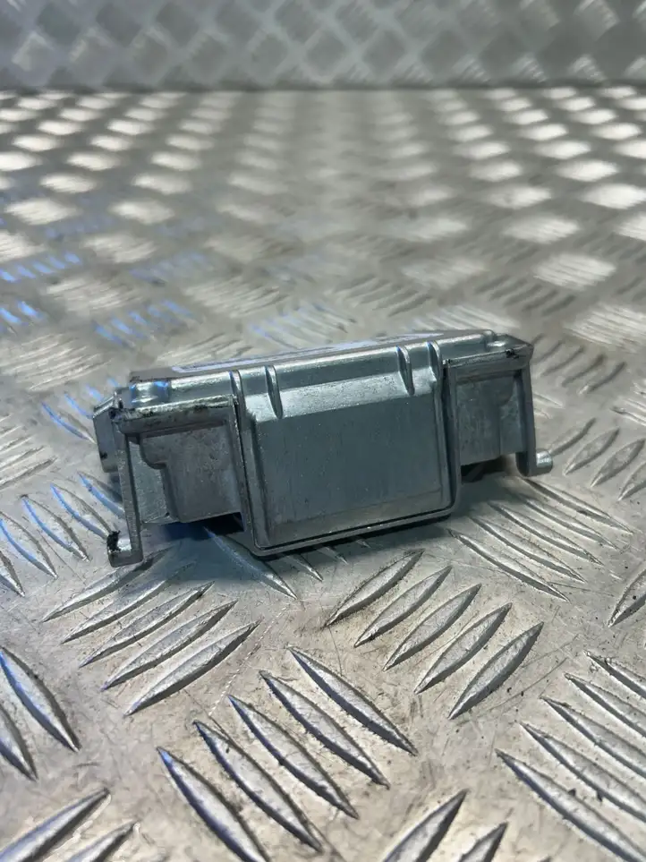 Audi A6 C7 (2011 - 2014) 4G0907217 Камера в лобовом стекле — фото 3