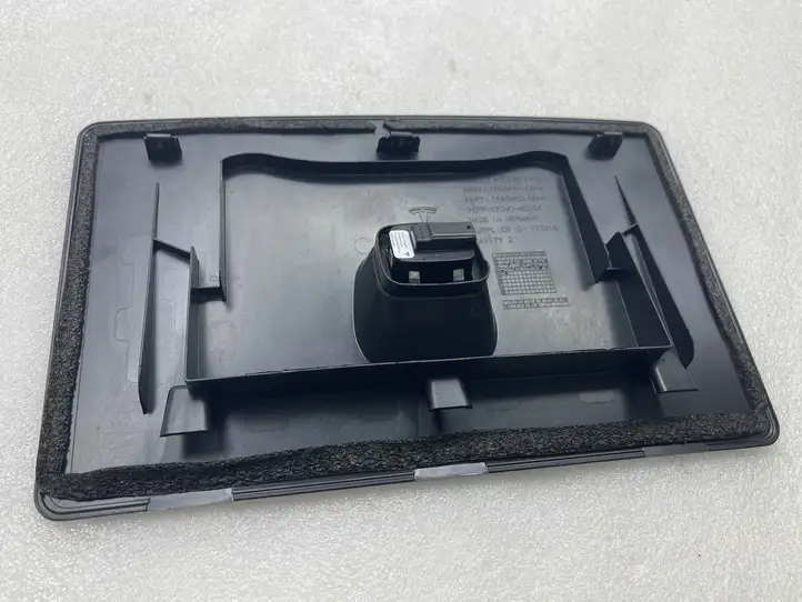 Tesla Model Y (2019 - 2024) 169348100a Задняя боковая обшивка салона — фото 3