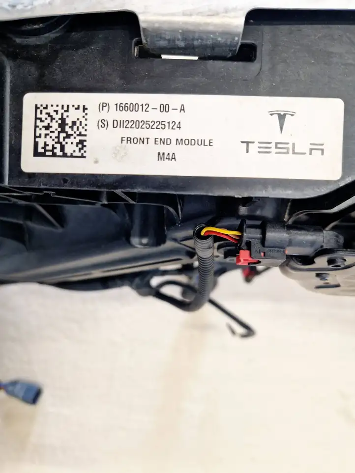 Tesla Model Y (2019 - 2024) 166001200A Панель радиаторов двигателя — фото 2