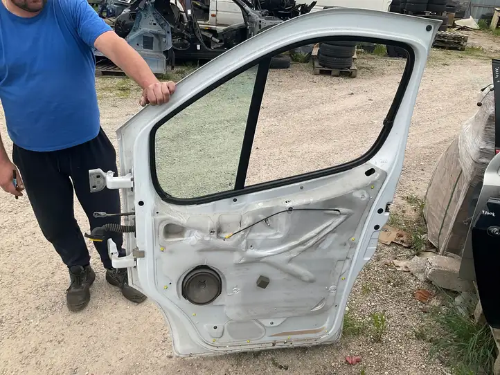 Opel Vivaro (2006 - 2014) Дверь — фото 2