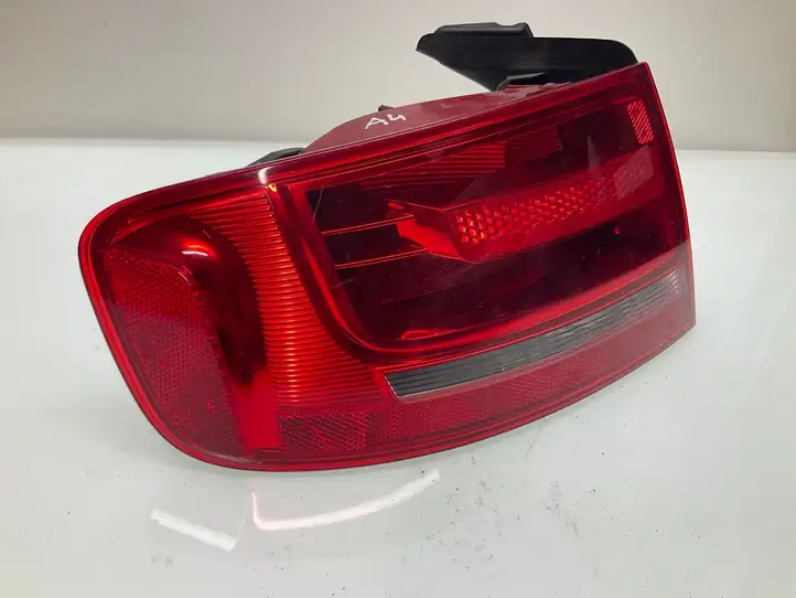 Audi A4 S4 B8 8K (2007 - 2011) 8K5945095D Задний фонарь в кузове — фото 2