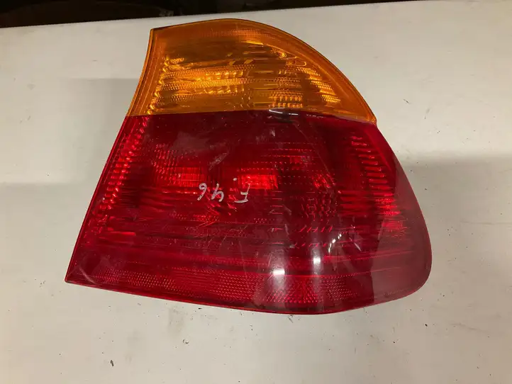 BMW 3 E46 (1998 - 2005) 8364922 Задний фонарь в крышке багажника — фото 1
