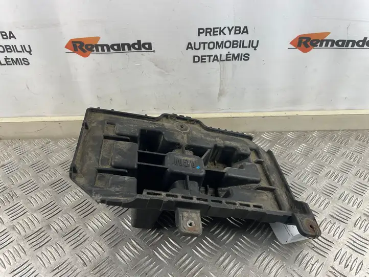 Kia Sorento (2014 - 2017) 37150C5002 Площадка аккумулятора — фото 4