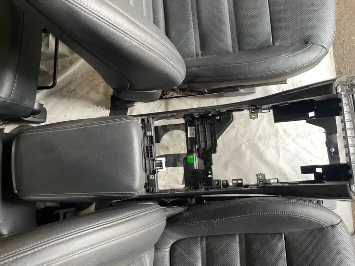 Kia Sorento (2014 - 2017) Комплект салона — фото 6