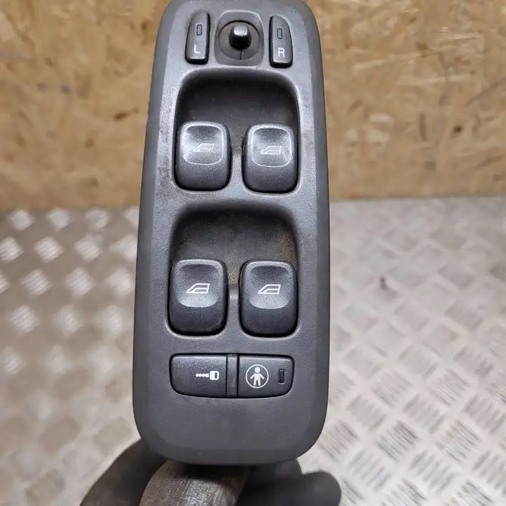Volvo V70 (2000 - 2004) 8682949 Кнопка стеклоподъемников — фото 1