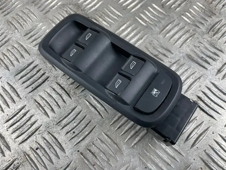 Ford Ecosport (2013 - 2018) CN1514A132EC Кнопка стеклоподъемников — фото 2