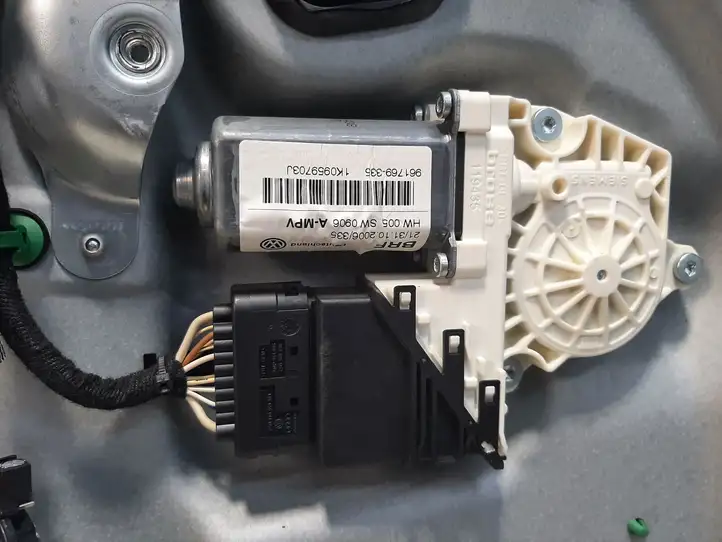 Volkswagen Touran I (2003 - 2010) 1T0839729K Задняя дверь — фото 7