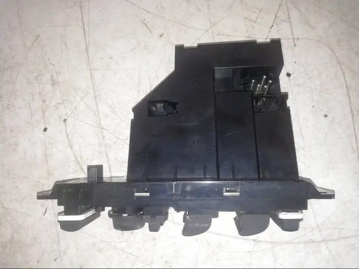 Land Rover Range Rover L322 (2005 - 2009) YUD000303PVA Блок кнопок стеклоподъемников — фото 2