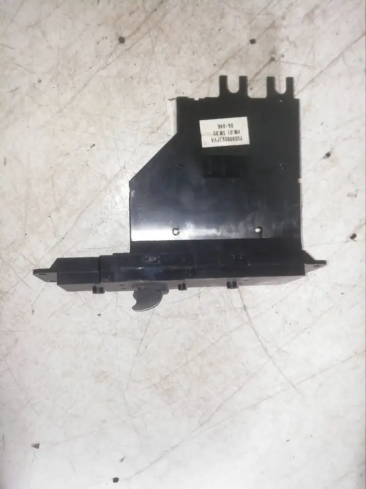 Land Rover Range Rover L322 (2005 - 2009) YUD000263PVA Блок кнопок стеклоподъемников — фото 2