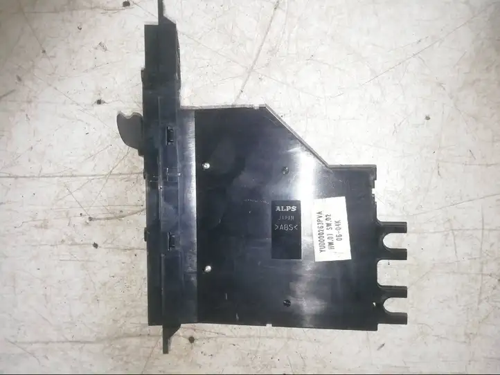 Land Rover Range Rover L322 (2005 - 2009) YUD000263PVA Блок кнопок стеклоподъемников — фото 4