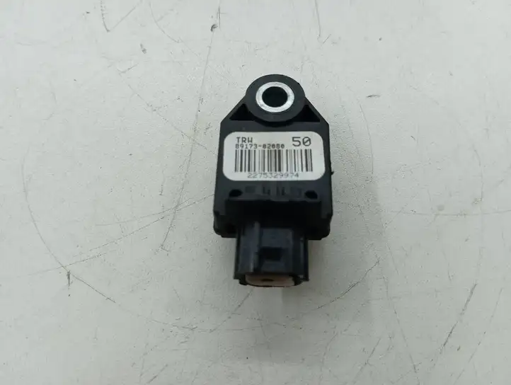 Toyota Avensis T270 (2012 - 2015) 8917302080 Датчик удара SRS — фото 1