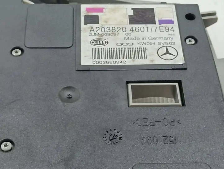 Mercedes-Benz C W203 (2000 - 2007) A2038204601 Передняя подсветка — фото 7