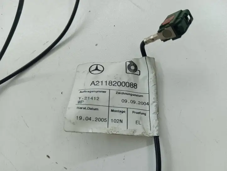 Mercedes-Benz C W203 (2000 - 2007) A2118200088 Усилитель антенны — фото 5