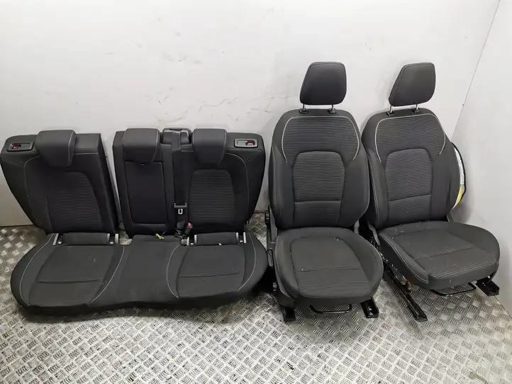 Ford Focus (2019 - ) Комплект салона — фото 1