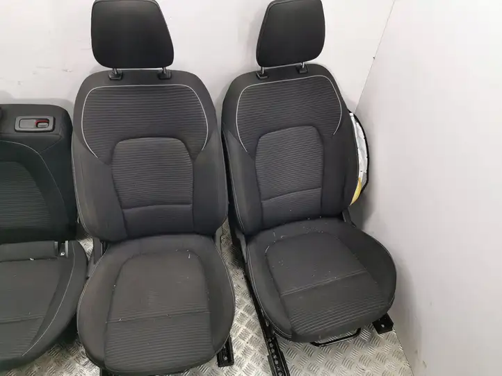Ford Focus (2019 - ) Комплект салона — фото 3