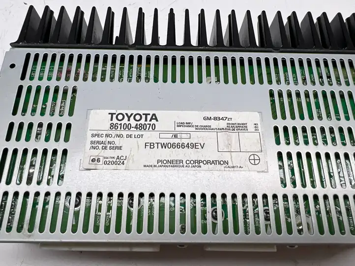 Lexus RX 330 - 350 - 400H (2006 - 2009) 8610048070 Усилитель звука — фото 2