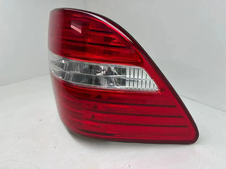 Lexus LS 430 (2003 - 2006) 8155150150 Задний фонарь в кузове — фото 7