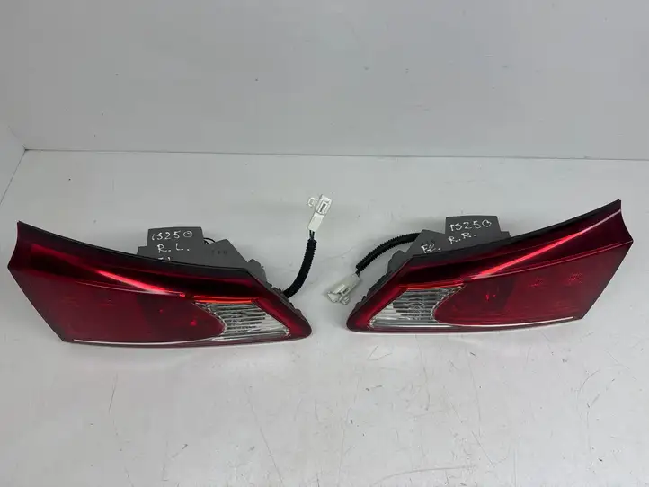 Lexus IS 220D-250-350 (2005 - 2010) 8158153070 Задний фонарь в крышке багажника — фото 6