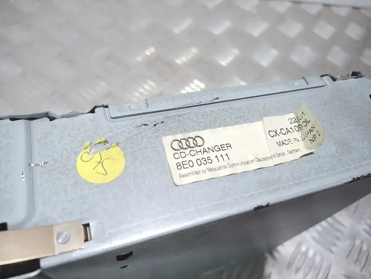 Audi A4 S4 B6 8E 8H (2000 - 2006) 8E0035111 CD/DVD чейнджер — фото 4