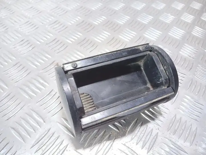 Volkswagen Bora (1998 - 2005) 1J0857962H Задняя пепельница — фото 4
