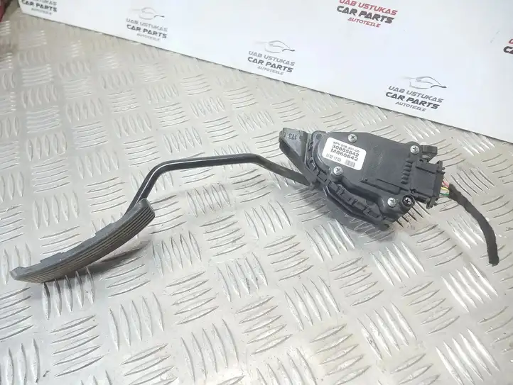 Volvo S40, V40 (2000 - 2004) 30865642 Педаль акселератора — фото 2