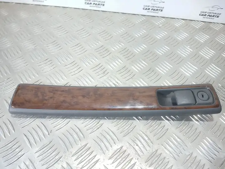 Volvo S40, V40 (2000 - 2004) 30824243 Ручка бардачка — фото 2