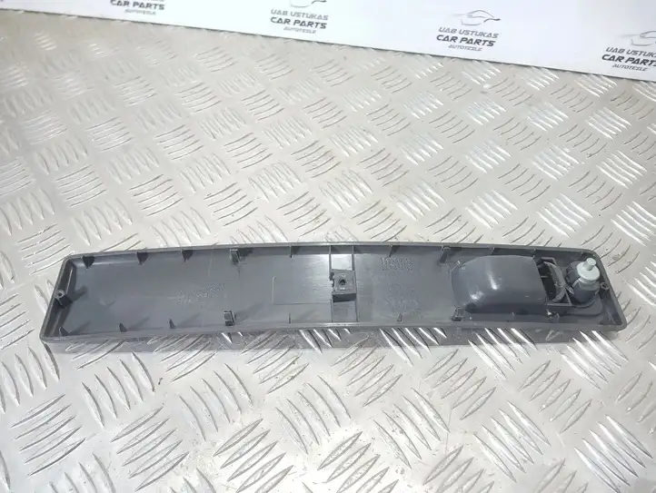 Volvo S40, V40 (2000 - 2004) 30824243 Ручка бардачка — фото 3