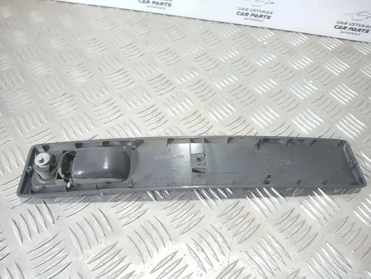 Volvo S40, V40 (2000 - 2004) 30824243 Ручка бардачка — фото 4