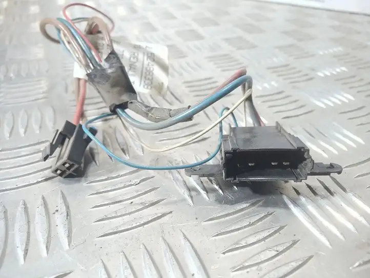 Renault Laguna II (2001 - 2005) 7701048766 Прочая электропроводка — фото 3