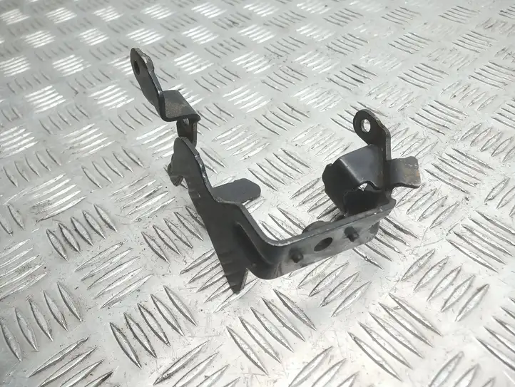 Nissan Qashqai (2010 - 2013) 8200876401A Прочие детали моторного отсека — фото 2