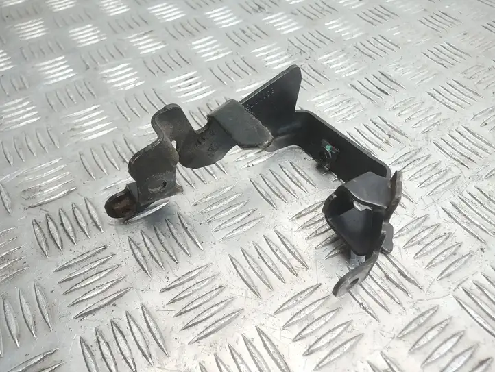 Nissan Qashqai (2010 - 2013) 8200876401A Прочие детали моторного отсека — фото 3