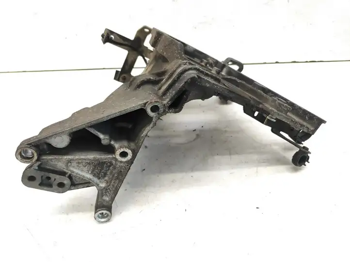 Fiat Croma (2005 - 2011) 55182765 Кронштейн топливного насоса — фото 4