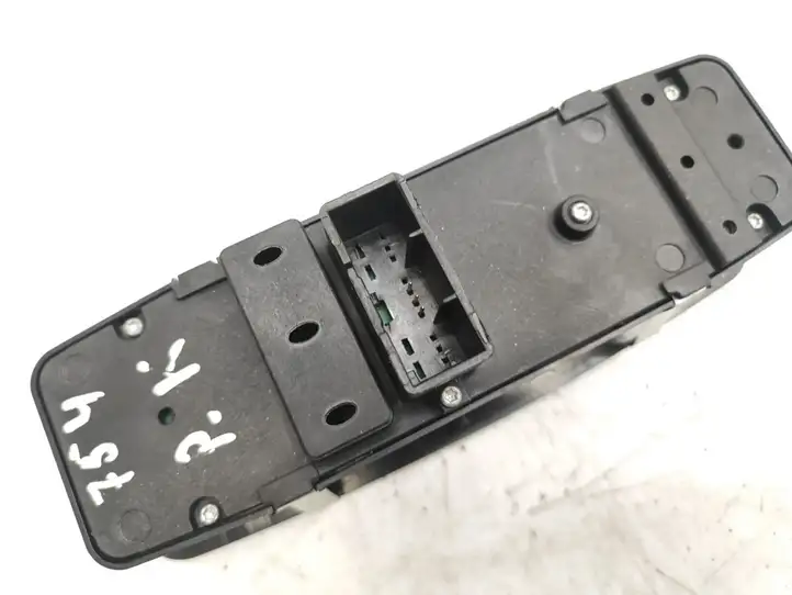 Maserati Ghibli (2013 - 2017) 670019819 Кнопка стеклоподъемников — фото 6