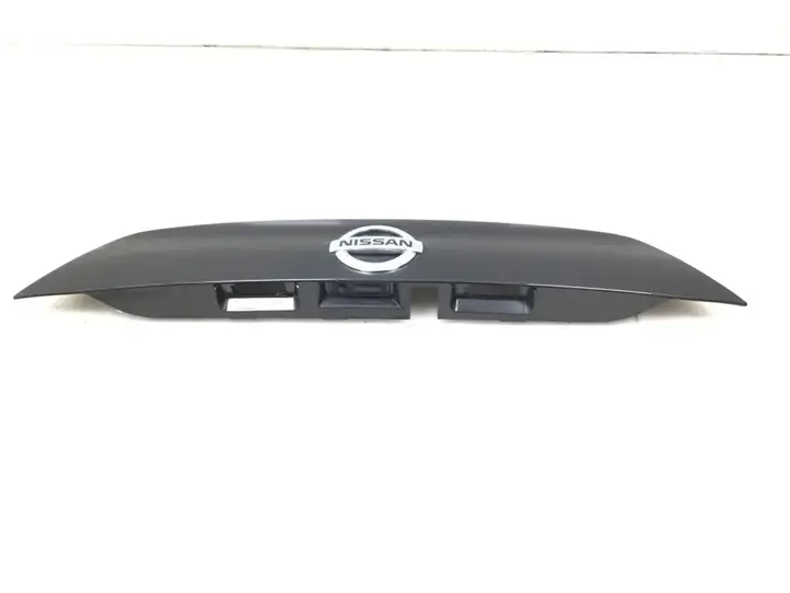 Nissan Qashqai (2013 - 2017) 908104ES Подсветка номера — фото 1