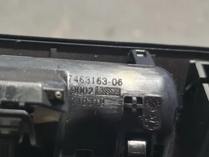 BMW X5 F15 (2013 - 2017) 7568401 Ручка крышки багажника — фото 3