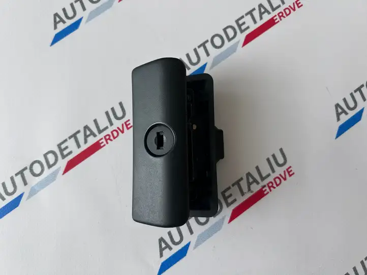 BMW 3 E92 E93 (2005 - 2014) 8163018 Ручка бардачка — фото 7