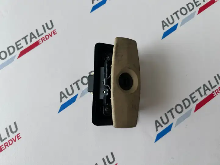 BMW 5 E60 E61 (2004 - 2010) 8163017 Ручка бардачка — фото 8