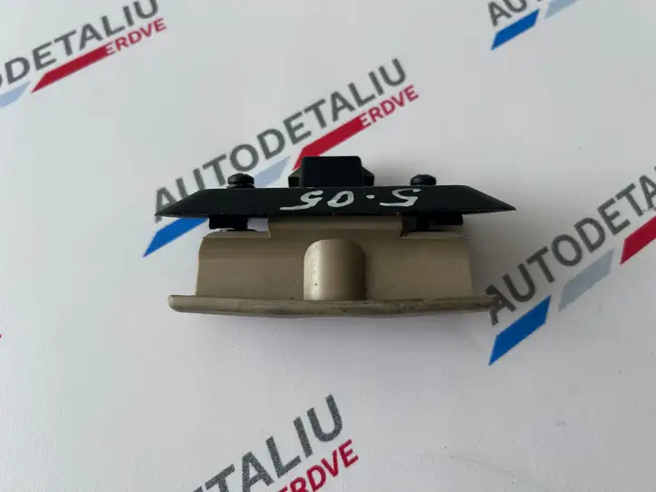 BMW 5 E60 E61 (2004 - 2010) 8163017 Ручка бардачка — фото 10
