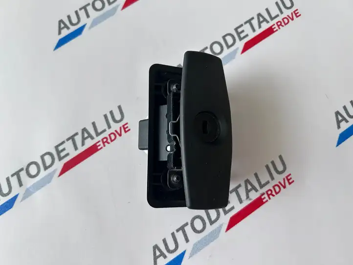 BMW 5 E60 E61 (2004 - 2010) 8163017 Ручка бардачка — фото 4