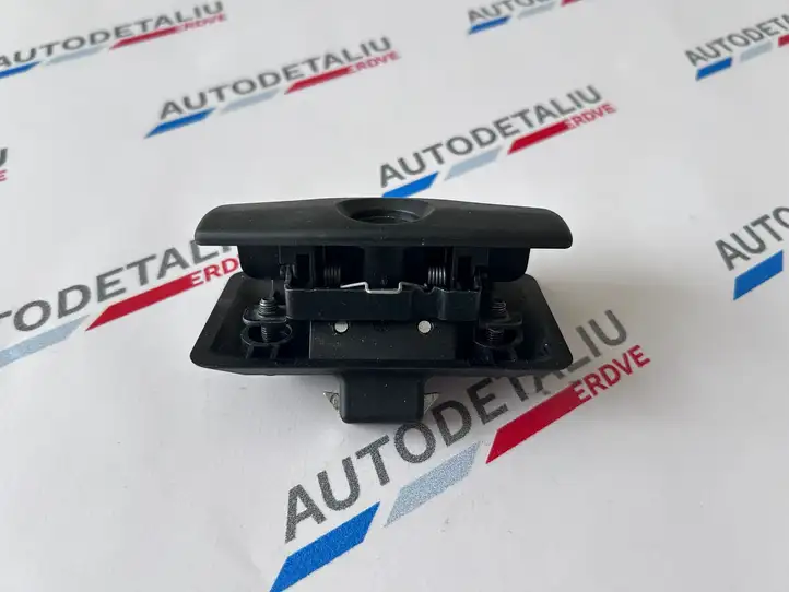 BMW 5 E60 E61 (2004 - 2010) 8163017 Ручка бардачка — фото 5