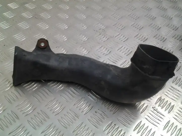 Toyota Avensis T250 (2006 - 2009) 177510R010 Детали воздухозаборника — фото 1
