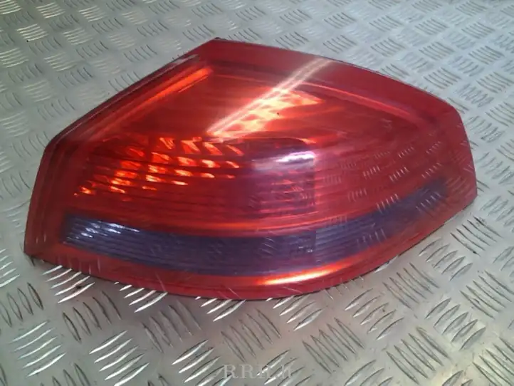 Renault Vel Satis (2002 - 2005) 8200014360 Задний фонарь в кузове — фото 1