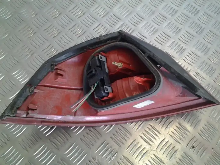 Renault Vel Satis (2002 - 2005) 8200014360 Задний фонарь в кузове — фото 2