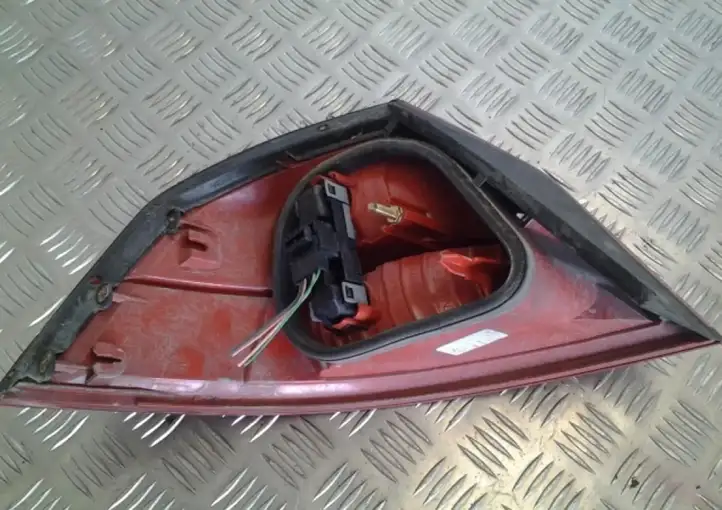 Renault Vel Satis (2002 - 2005) 8200014360 Задний фонарь в кузове — фото 3