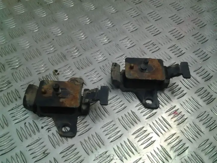 Toyota Hilux (AN10, AN20, AN30) (2008 - 2011) 123610L030 Опора двигателя — фото 1