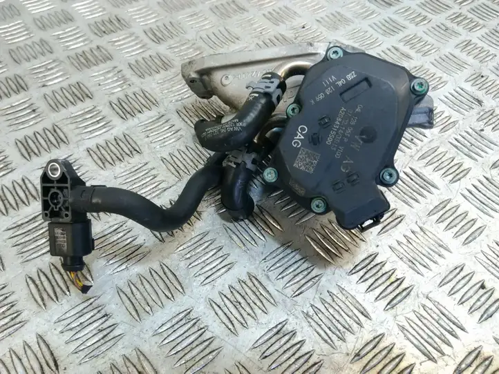 Volkswagen Golf VII (2013 - 2019) 04L128063P Электрозадвижка двигателя — фото 1