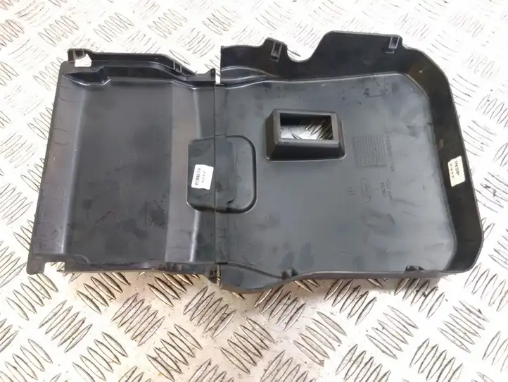 Ford Focus (2015 - 2019) AM5110A659AD Крышка ящика аккумулятора — фото 2