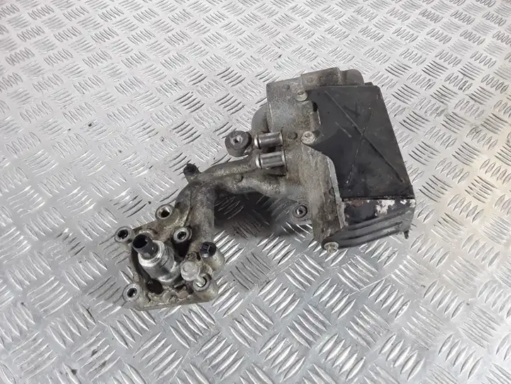 Opel Vectra C (2005 - 2009) 12613068 Кронштейн масляного фильтра — фото 3