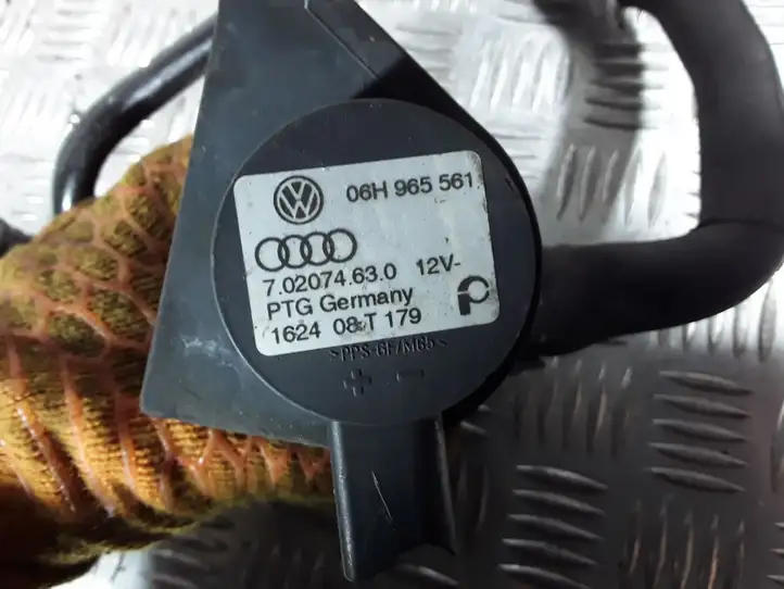 Audi A4 S4 B8 8K (2007 - 2011) 702074630 Электроциркуляционный насос — фото 2